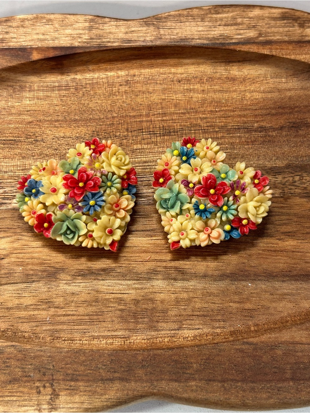 Vintage lucite floral heart fur/dress clips adorable